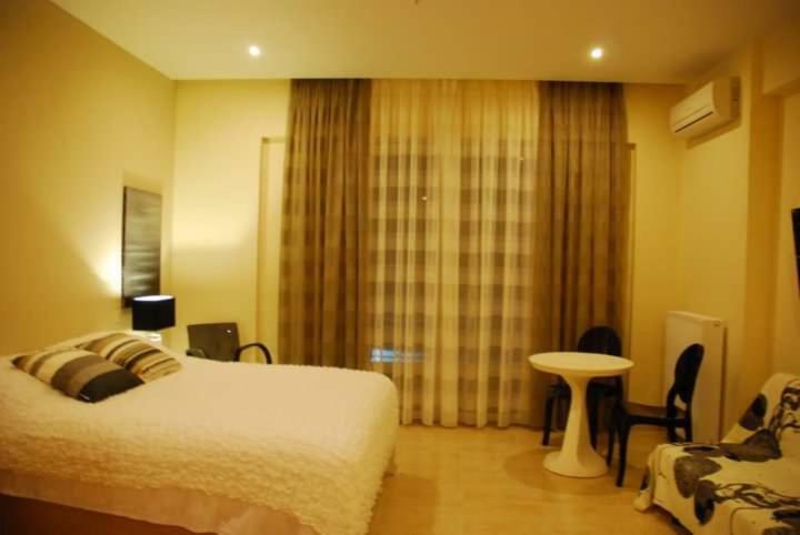 Lessioti Apartments Метана Екстер'єр фото