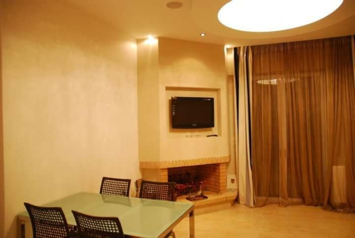 Lessioti Apartments Метана Екстер'єр фото